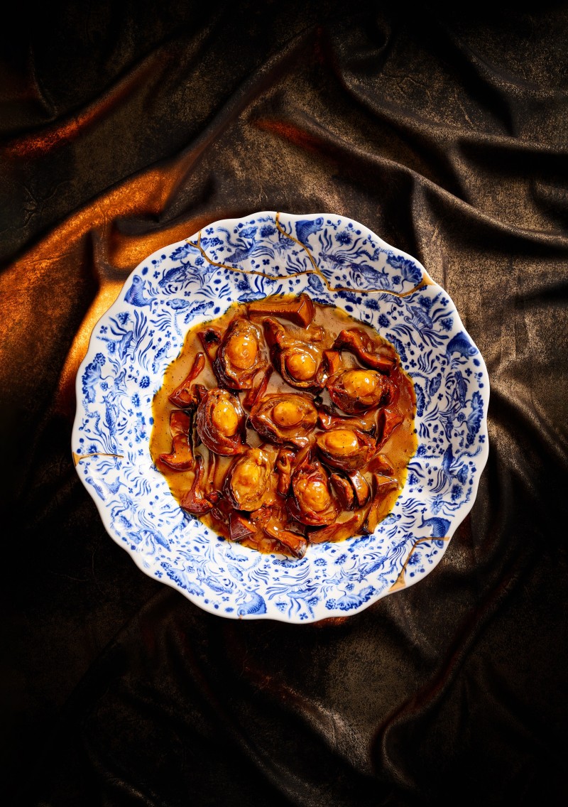 黑松露烧牛肝菌四头鲍鱼