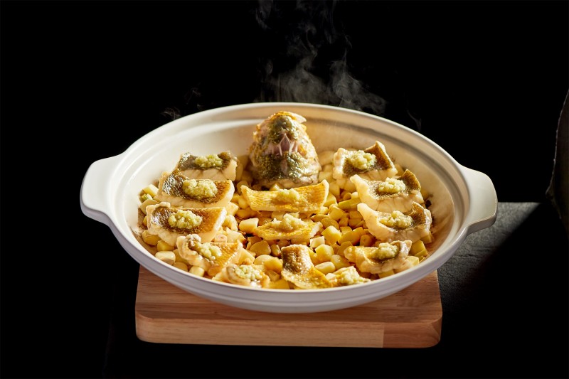 姜葱茸焗东海黄鱼