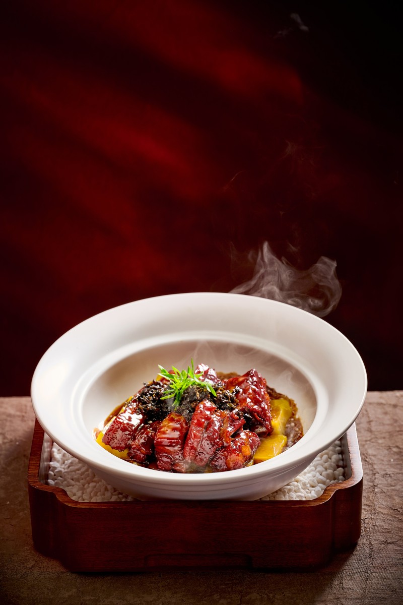 梅干菜烧黑毛猪排骨 